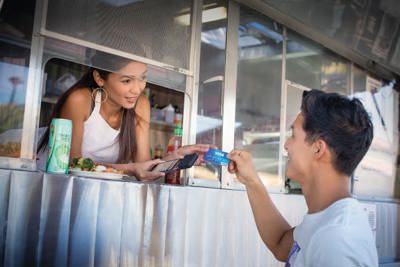 Việt Nam vẫn còn nhiều dư địa phát triển thanh toán điện tử