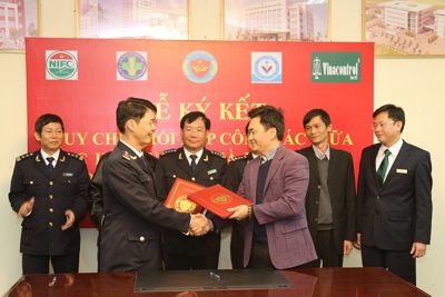 Ký kết quy chế phối hợp với các cơ quan kiểm tra chuyên ngành Ký kết quy chế phối hợp với các cơ quan kiểm tra chuyên ngành