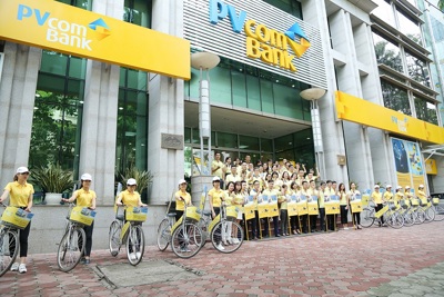 Sôi động roadshow “sống tận hưởng – thỏa đảm mê” cùng PVcomBank