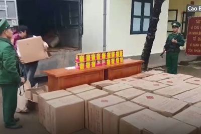 [Video] 3 người vận chuyển hơn 1,3 tấn pháo lậu vào Cao Bằng