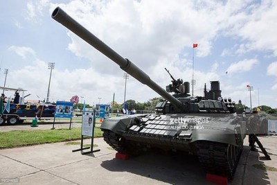Việt Nam học tập Lào mua T-72B Đại bàng trắng để phối hợp cùng T-90?