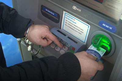 [Video] Bắt giữ hai người Trung Quốc trộm dữ liệu cây ATM tại Lạng Sơn