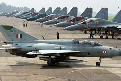 Ấn Độ xây hơn 100 nhà chứa máy bay sát biên giới Pakistan, sẵn sàng đánh lớn?