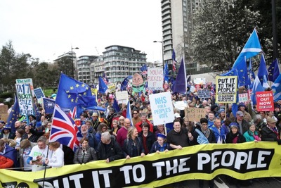 Hơn 1 triệu người biểu tình phản đối Brexit, thành London rung chuyển