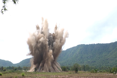 [Video] Hơn 40.000 người chết do bom đạn tồn sót sau chiến tranh