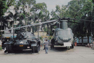 Nơi khách chụp ảnh check-in với máy bay và xe tăng ở Sài Gòn