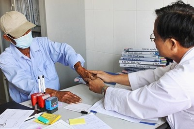 Việt Nam đi đầu dùng bảo hiểm y tế hỗ trợ dịch vụ điều trị HIV