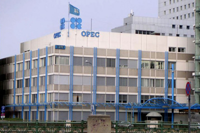 OPEC họp bất thường để ổn định thị trường dầu mỏ sau đà giảm giá