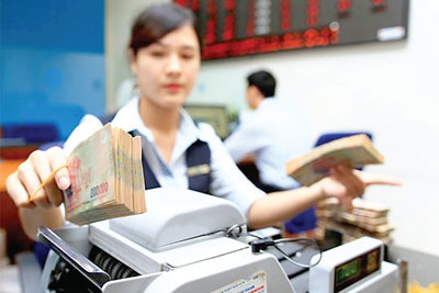 Thanh khoản dư thừa, lãi suất chưa giảm