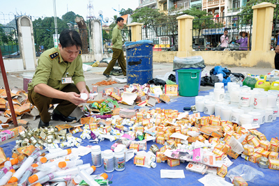 Liên ngành thu giữ lượng lớn mỹ phẩm nhập lậu