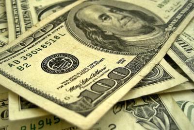 USD tăng vọt, trái với dự đoán trước bầu cử Tổng thống Mỹ
