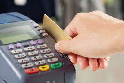 Người Mỹ dùng thẻ ATM nhiều gấp đôi thẻ tín dụng