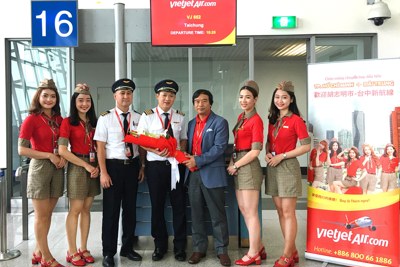 Vietjet chào mừng chuyến bay đầu tiên TP. Hồ Chí Minh – Đài Trung 