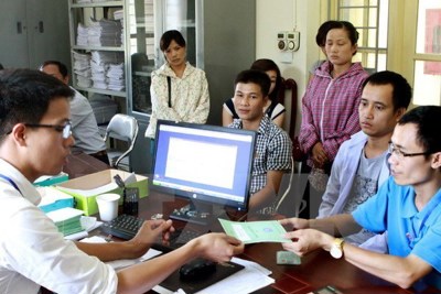 Tiền lương và thu nhập tháng sẽ đóng bảo hiểm xã hội thế nào? Tiền lương và thu nhập tháng sẽ đóng bảo hiểm xã hội thế nào?