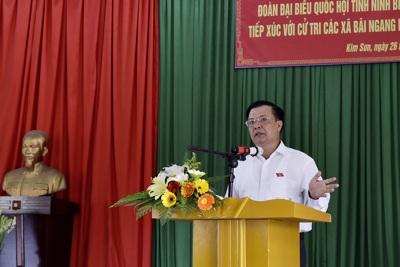 Bộ trưởng Đinh Tiến Dũng tiếp xúc cử tri tại huyện Kim Sơn - Ninh Bình