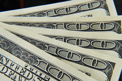 Vì sao đồng USD liên tục bị suy yếu?
