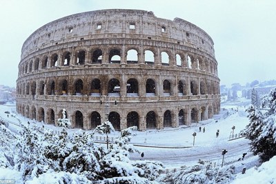 Rome hóa miền cổ tích khi tuyết rơi sau 6 năm