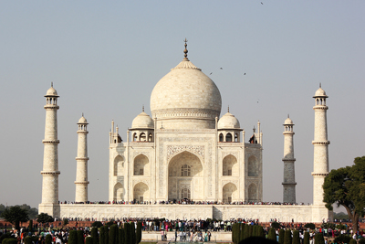 Vẻ đẹp kì bí của đền Taj Mahal trước khi cột đá cẩm thạch bị đổ sập