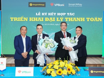 Khách hàng VPBank có thể rút tiền, chuyển khoản tại Thế Giới Di Động