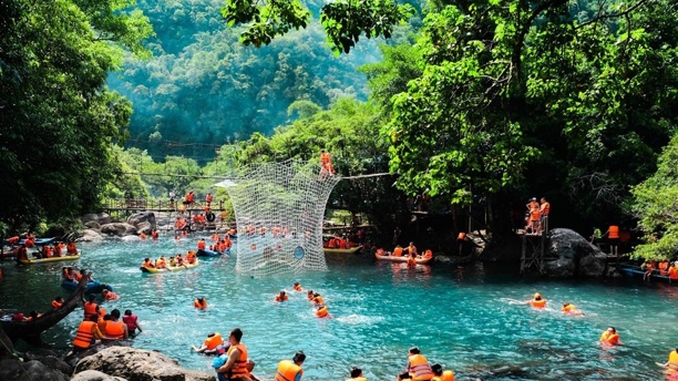 Du lịch: Không ngừng nỗ lực để trở thành “điểm sáng” về kinh tế Du lịch: Không ngừng nỗ lực để trở thành “điểm sáng” về kinh tế