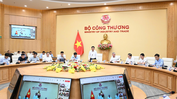 Bảo đảm đáp ứng nhu cầu điện ở mức cao nhất Bảo đảm đáp ứng nhu cầu điện ở mức cao nhất