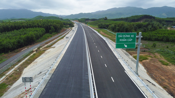 Đề xuất hai phương án đầu tư mở rộng các đoạn tuyến cao tốc Bắc - Nam phía Đông Đề xuất hai phương án đầu tư mở rộng các đoạn tuyến cao tốc Bắc - Nam phía Đông