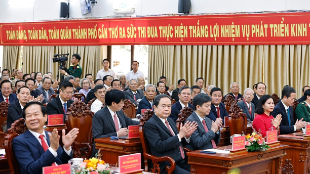 Chùm ảnh: Chủ tịch Quốc hội dự Lễ công bố Nghị quyết sáp nhập đơn vị hành chính ở Cần Thơ Chùm ảnh: Chủ tịch Quốc hội dự Lễ công bố Nghị quyết sáp nhập đơn vị hành chính ở Cần Thơ