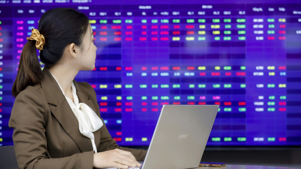 VN-Index sau đỉnh đầu cơ: Trở về giá trị cơ bản VN-Index sau đỉnh đầu cơ: Trở về giá trị cơ bản