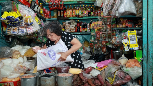 Nam A Bank nhân rộng thanh toán không tiền mặt với mô hình "chợ 4.0"