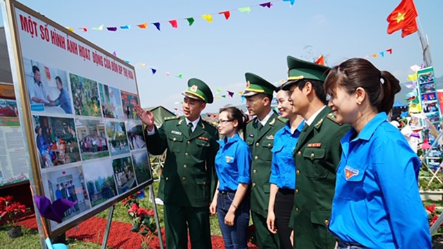 Hỗ trợ thông tin và tuyên truyền về quốc phòng, an ninh, dân tộc