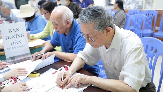 Người nghỉ hưu trước tuổi do sắp xếp bộ máy không bị trừ tỷ lệ lương hưu