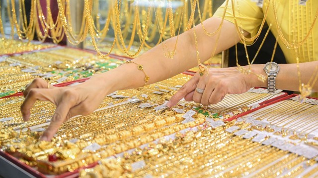 VIDEO: Giá vàng trong nước dao động nhẹ