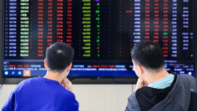 VN-Index đánh mất mốc 1.470 điểm trong phiên ATC