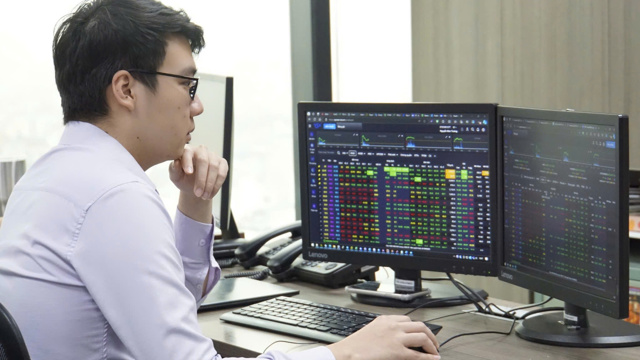 Tháng 6/2025: Thanh khoản trên thị trường cổ phiếu niêm yết HNX bật tăng 20% 