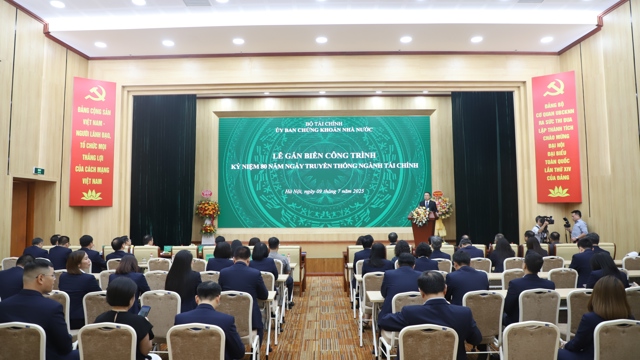 VIDEO: Trụ sở mới Ủy ban Chứng khoán Nhà nước – Biểu tượng hiện đại của ngành Tài chính