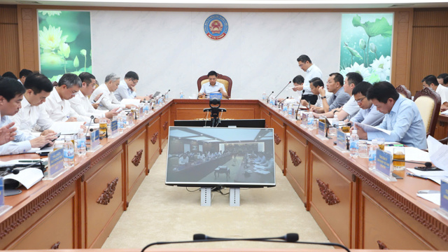 Bàn các giải pháp phấn đấu thực hiện mục tiêu tăng trưởng mới