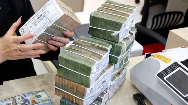 Chốt quyền cổ tức 7/8: Hơn chục doanh nghiệp trả tiền mặt và thưởng cổ phiếu hấp dẫn