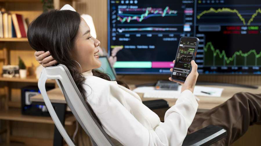 VN-Index lập đỉnh mới của năm 2025