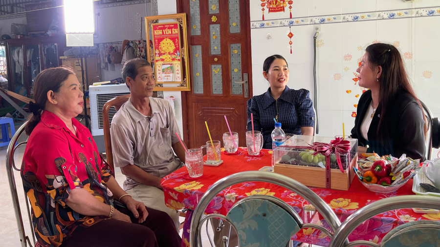 Nuôi heo đất mua gần 20 hợp đồng bảo hiểm