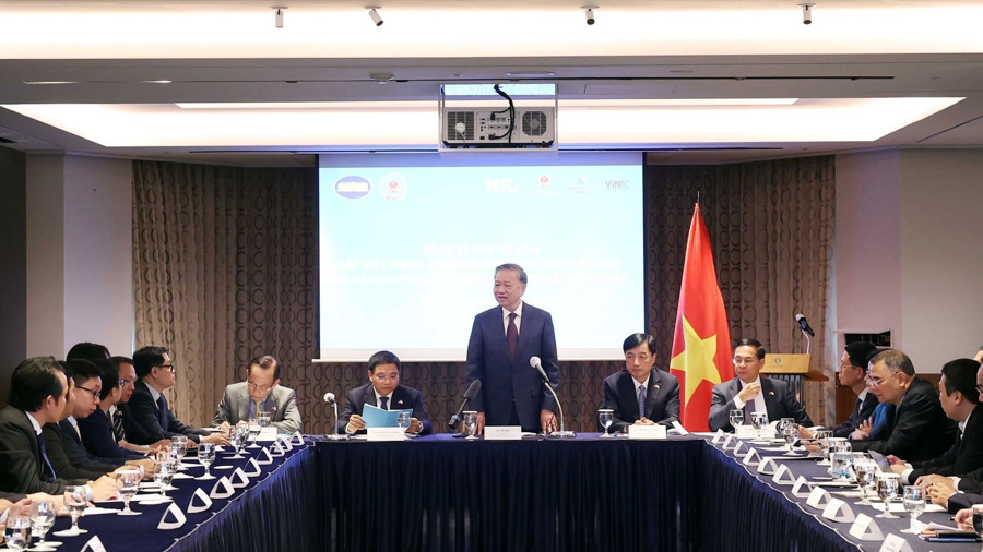 Tổng Bí thư Tô Lâm gặp gỡ thành viên Mạng lưới Đổi mới sáng tạo Việt Nam tại Hàn Quốc Tổng Bí thư Tô Lâm gặp gỡ thành viên Mạng lưới Đổi mới sáng tạo Việt Nam tại Hàn Quốc