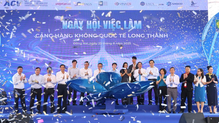 Doanh nghiệp “khởi động” tuyển 3.000 lao động làm ở sân bay Long Thành Doanh nghiệp “khởi động” tuyển 3.000 lao động làm ở sân bay Long Thành