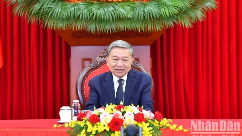 Tổng Bí thư Tô Lâm điện đàm với Chủ tịch Đảng Đại hội Dân tộc Phi, Tổng thống bongdaso Phi