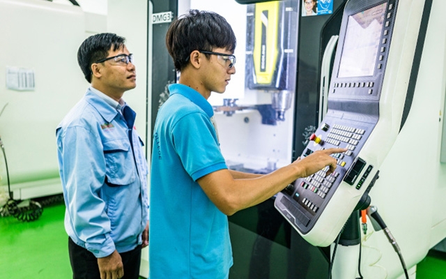 Giải pháp nâng cao chất lượng nguồn nhân lực Việt Nam trong bối cảnh cuộc cách mạng công nghệ 4.0