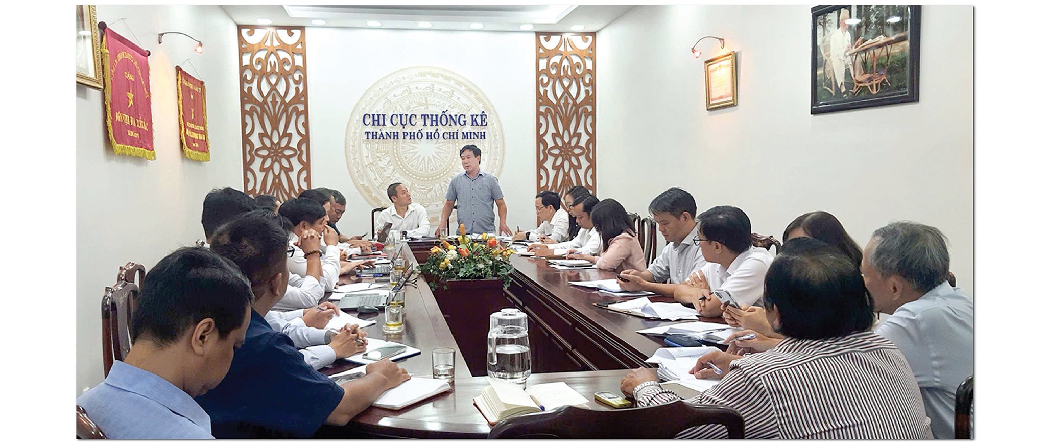 Ph&oacute; Cục trưởng Cục Thống k&ecirc; Nguyễn Trung Tiến l&agrave;m việc với Thống k&ecirc; TP. Hồ Ch&iacute; MInh, ng&agrave;y 4/7/2025.