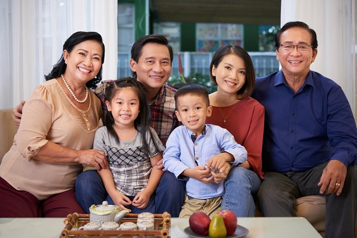 Gia đình đa thế hệ: Gia đình đa thế hệ là một hình mẫu gia đình hoàn hảo. Những bức ảnh mang lại sự đoàn kết và hạnh phúc của gia đình đa thế hệ sẽ khiến bạn khó quên và cảm thấy thật vui vẻ.