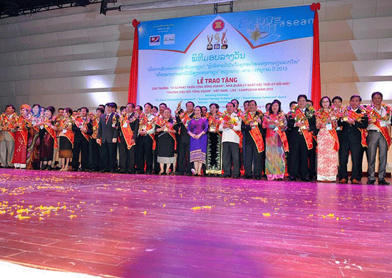 ABBANK nhận giải Thương hiệu nổi tiếng ASEAN năm 2013