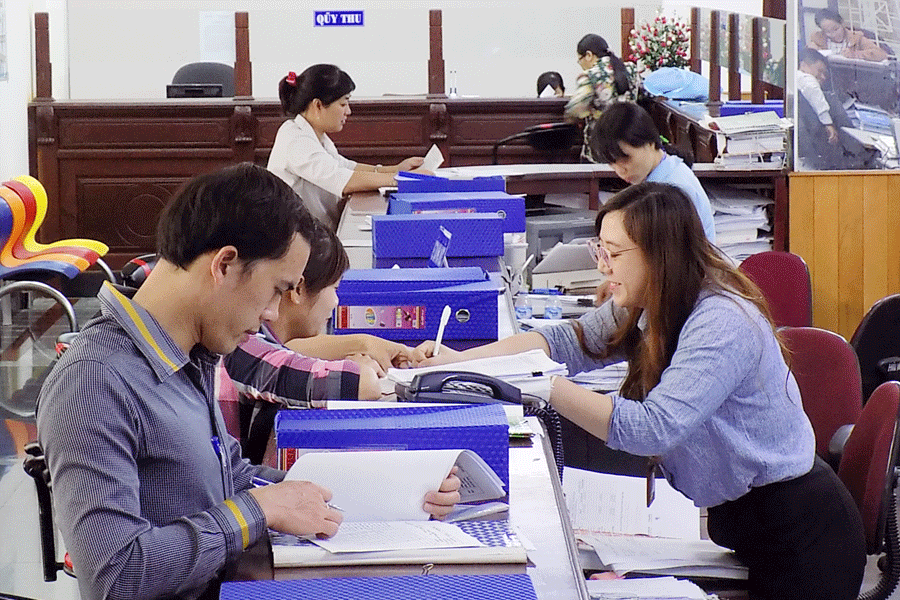 Giao dịch thủ tục hành chính tại Kho bạc Nhà nước tỉnh Gia Lai.