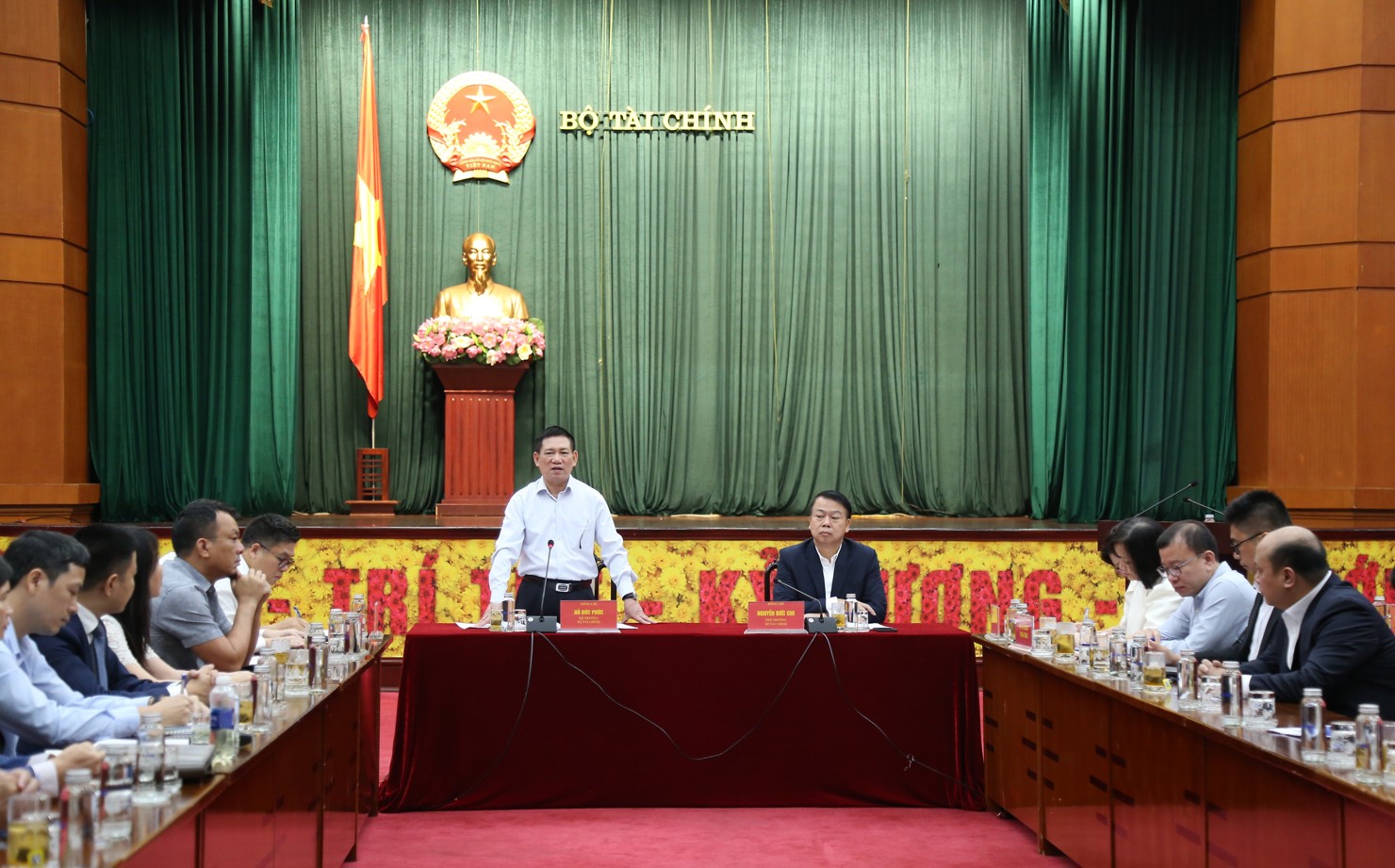 Bộ trưởng Bộ Tài chính Hồ Đức Phớc phát biểu tại cuộc làm việc.