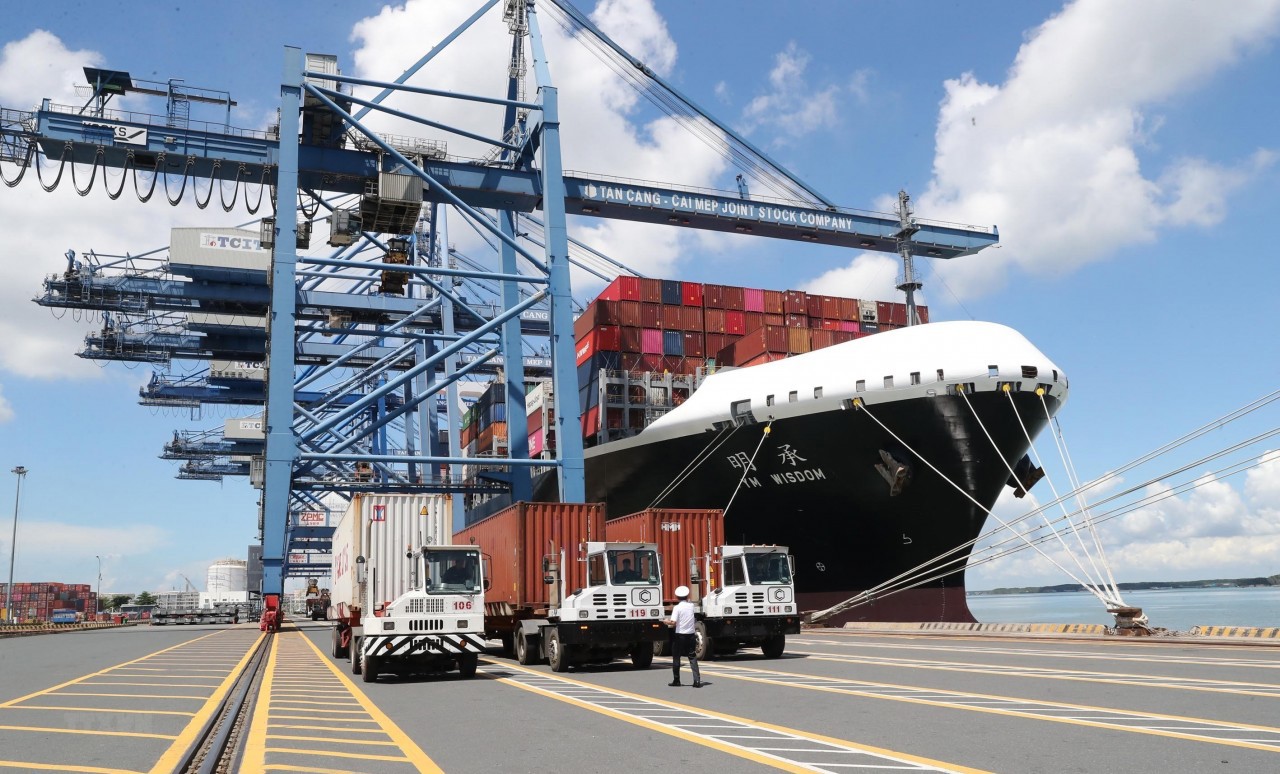 Thu ngân sách từ hoạt động xuất nhập khẩu của ngành Hải quan đạt 401.221 tỷ đồng, bằng 114% dự toán.
