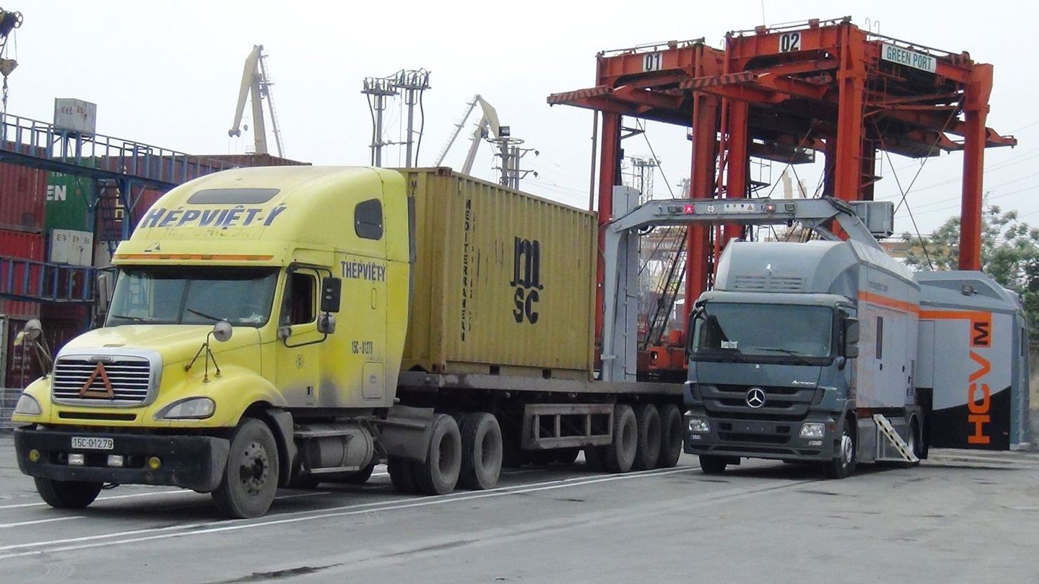 Thống nhất việc dừng đưa hàng qua khu vực giám sát và kiểm tra hàng hóa chuyển cửa khẩu bằng máy soi container.